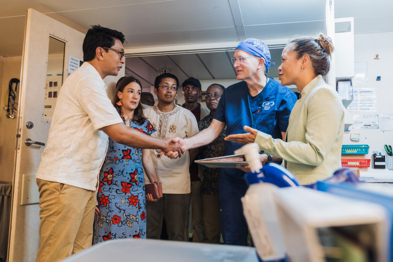 Mercy Ships Welcomes Presidential Visit on board, in Toamasina Harbor
